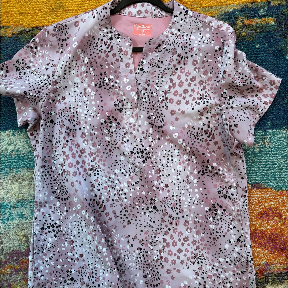 AVA THERESE scrub top